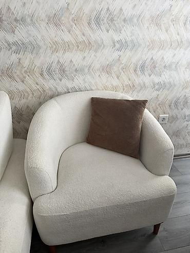 ic dizayn ev: Minimalist üslubda yumşaq oturma dəsti - Tərkib: 1 ədəd üçyerlik — 1