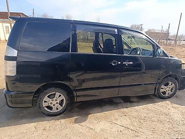 Toyota: Toyota Voxy: 2004 г., 2 л, Автомат, Бензин, Минивэн — 5