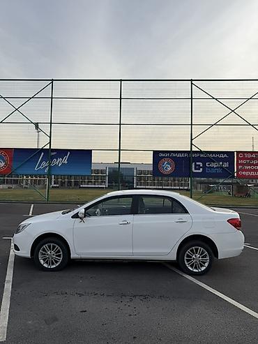 BYD: BYD E5: 2019 г., Электромобиль, Седан — 3