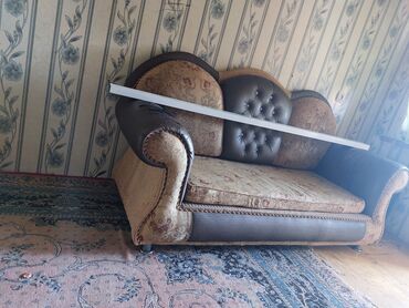 kafe divanlari: Divan, Açılmayan