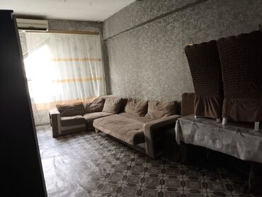 ev xacmaz: 20 yanvar metrosu a yaxin 9/7 mertebesinde 1 otaqli ev 250 azn mûşderi