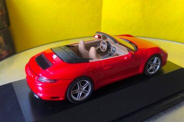 Avtomobil modelləri: Kolleksiya ücün avtomobil modeli Porsche 911 991 Carrera 4 cabriolet — 13