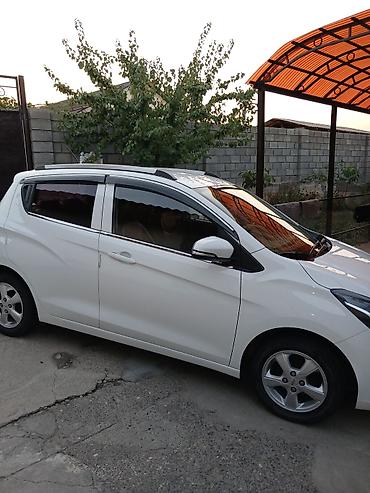 sprinter 4 4: Chevrolet Spark: 2016 г., 1 л, Вариатор, Бензин, Хэтчбэк — 7