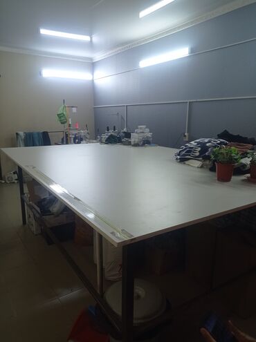 стол для швейной машины: Швеяга, ательелге стол сатылат. турасы (ширина)