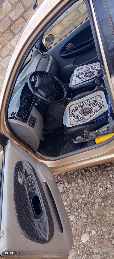 Kia: Kia Rio: 1.5 l | 2002 il Sedan — 5