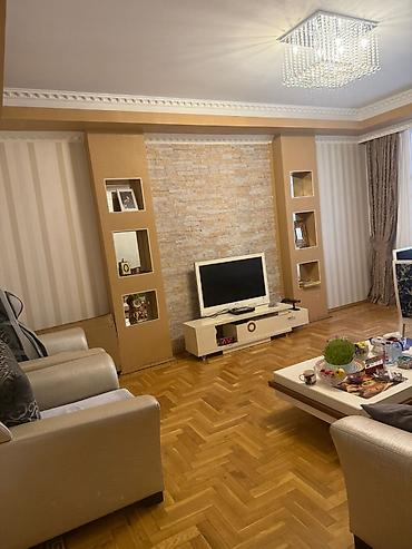 Mənzillər: 3 otaqlı, Yeni tikili, 125 kv. m — 5