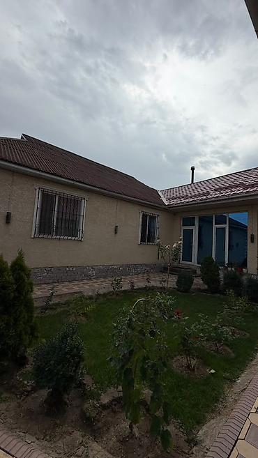 дом в антоновке: Дом в Военно-Антоновке, недалеко от Авторынка, ул. Комсомольская. - — 2