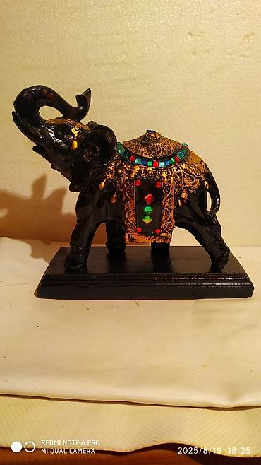 Панно: Настенные панно с исламской каллиграфией в рамах. Описание: - — 10