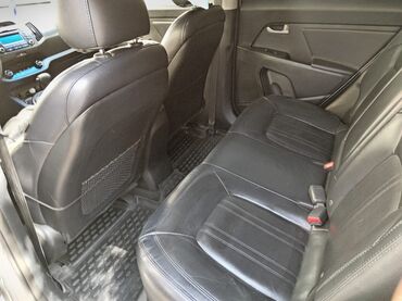 Kia: Kia Sportage: 2.4 l | 2012 il Krossover — 7