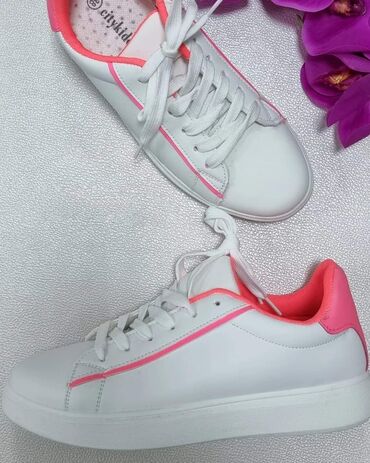 Women's Sneakers and athletic shoes: 41 — 4