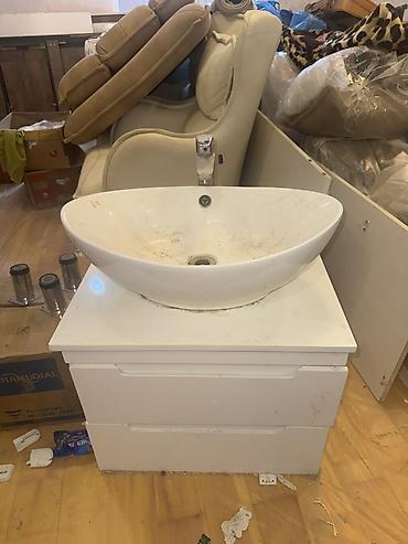 hamam ucun dolab: Hamam üçün lavabolu tumbə - Üstü masaüstü tipli yumurta formalı — 2
