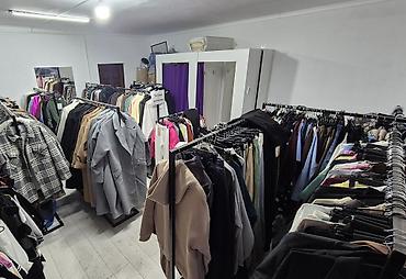 примерочный: Магазин, Отдельностоящий магазин, 35 м² Действующий, С оборудованием, С ремонтом, Water сommunications, Electricity сommunications, 1 линия — 2