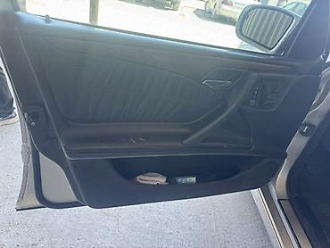 b class: Mercedes-Benz E-Class: 2002 г., 4.3 л, Автомат, Бензин, Седан — 9