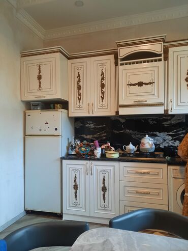 Digər taxta-şalban: Iki mərtəbəli evin daxilində taxta üzlü pilləkən və geniş hol sistemi — 13