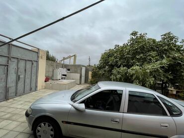 Həyət evləri və villaların satışı: 4 otaqlı, 120 kv. m, Orta təmir — 5