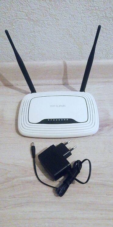 блок питания акнет: Wi-Fi роутер, хорошее состояние, отлично работает, 2 антенный. TP-LINK