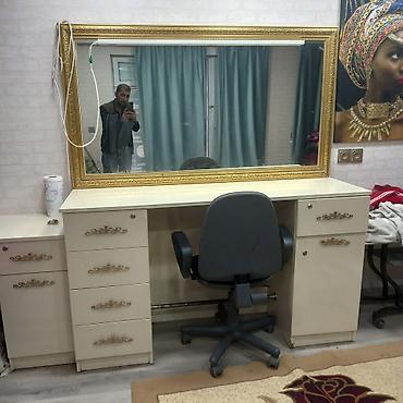 2ci el mebel: İşlənmiş, Makiyaj üçün masa, Güzgülü — 1
