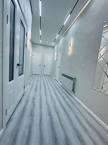 Продажа другой коммерческой недвижимости: Продается дом Особенности: - Просторная гостиная с витражным окном в — 23