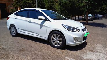 фольксваген поло 1: Hyundai Accent: 1.6 l | 2011 il Sedan