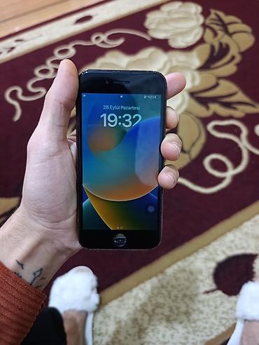Apple iPhone: IPhone 8, 64 GB, Jet Black, Qırıq, Barmaq izi — 2