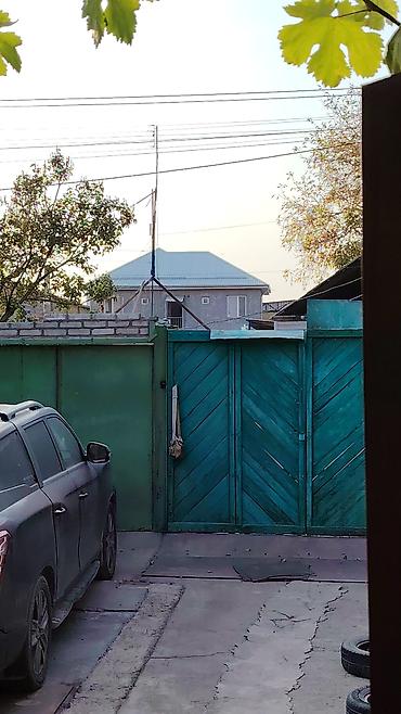 Продажа коттеджей и домов: Продаётся дом с участком 8 соток На участке имеется 2дома, есть газ — 22