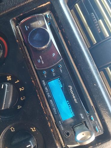 Pioneer DEH-5250SD avtomobil maqnitolası və arxa akustika paketi