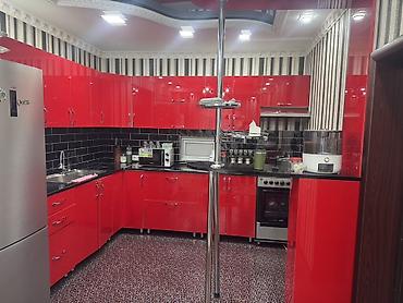 срочно продаю дом с магазином: 6 комнат и более, 350 м², 5 соток, Аламедин (ГЭС-2), Собственник — 10