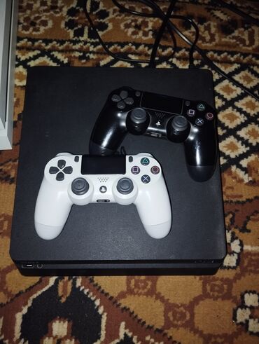 işlənmiş playstation: Ps4 slim 1 tb yaddaş ideal veziyyetde 2 orginal joystick + şunurlar