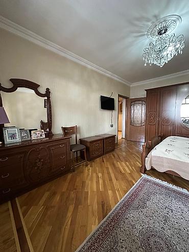 studio menziller: Bakı, 4-cü mikrorayon, 4 otaqlı, Köhnə tikili, m. 20 Yanvar, 140 kv. m — 6
