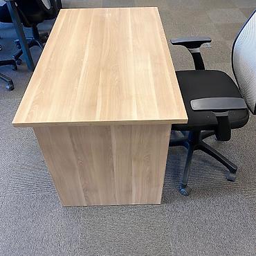 Ofis mebeli: Ölçüləri 70x120. Stol və stul birlikdə cəmi 160 AZN. Ümümi 4 ədəd var — 6