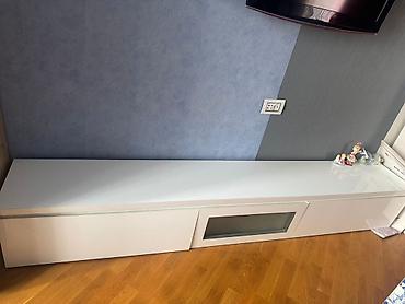 Мебель: Ağ rəngli, müasir dizaynlı TV tumbası / media konsolu - Uzun, alçaq — 1