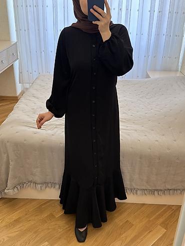 Donlar: Qadın paltarı – uzun, düyməli, qara - Model: tam uzunluqlu, ön hissə — 1