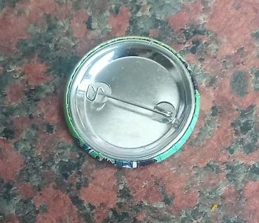 Значки: Значки - Лицевая сторона: глянцевая плёнка с полноцветной печатью. - — 2