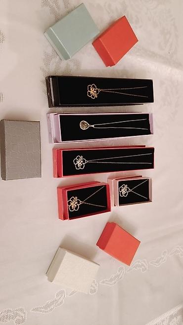 Bijuteriya: Qutu hədiyyə Zərif dizaynlı qadın boyunbağıları dəsti - Model: çiçək — 1