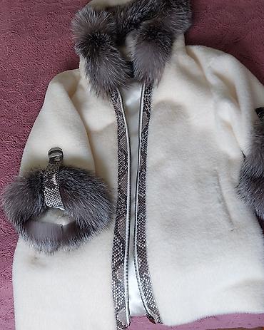 oversize kurtka: Qadın qısa üst geyimi – kapüşonlu şinşilla effektli tük detallı - — 7