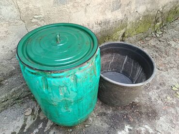 питьевая вода: Бочки для воды или корма