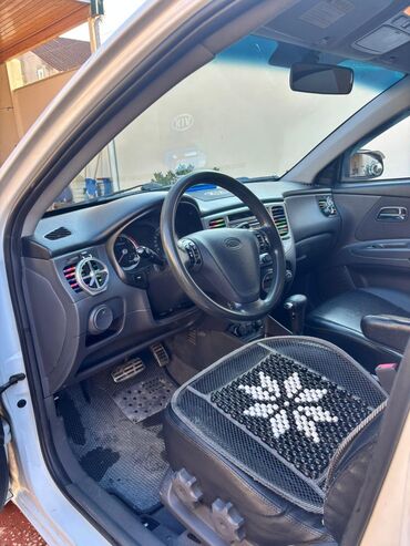 Kia: Kia Rio: 1.5 l | 2005 il Sedan — 9