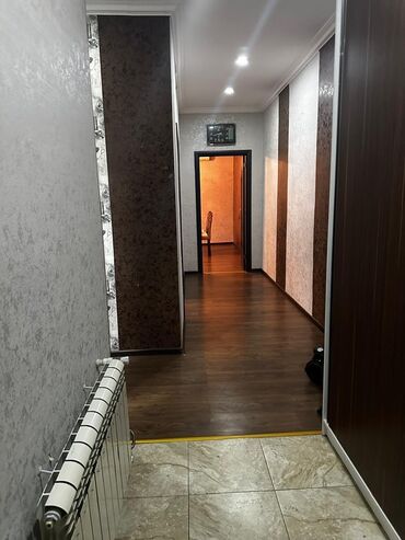 Uzunmüddətli kirayə mənzillər: Kirayə üçün tam mebellı 2 otaqlı mansard tipli mənzil. - Geniş qonaq — 13