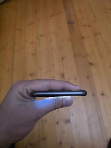 iphone 13 qara: IPhone 8 Plus, 64 GB, Qara, Barmaq izi — 6