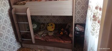 двухъярусная кровать со столом и шкафом внизу: Спальный гарнитур, Двухъярусная кровать, Шкаф, Матрас, цвет - Бежевый, Б/у