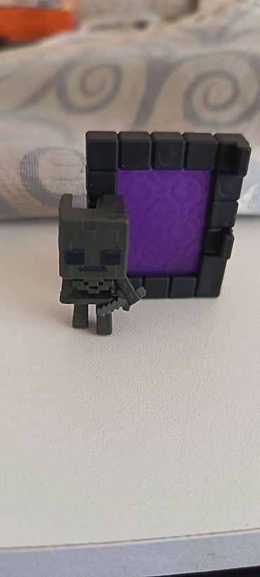 Oyuncaq fiqurlar: Məhsul: Minecraft mini fiqur və portal aksesuarı Təsvir: - — 1