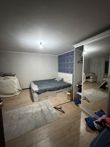 Продажа домов: Полдома, 140 м², 5 комнат, Собственник — 8