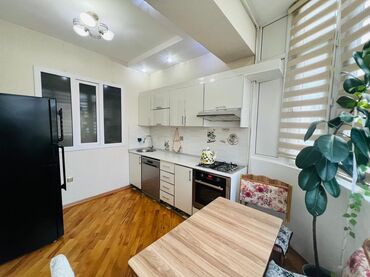 Uzunmüddətli kirayə mənzillər: 3 otaqlı mənzil – həyətə və yaşıllığa panoramik baxış - Geniş, işıqlı — 7