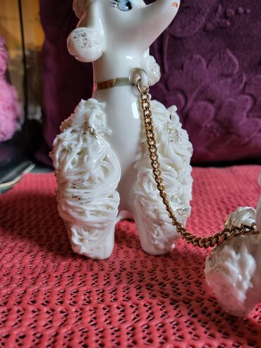 Ostali kućni dekor: Porcelanske figure,rucni rad. sve na njima je porcelan. tkz. spageti — 12