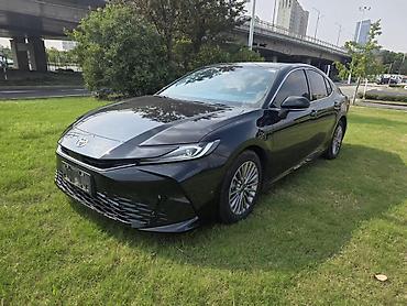Toyota: Toyota Camry: 2025 г., 2 л, Типтроник, Гибрид, Седан — 1