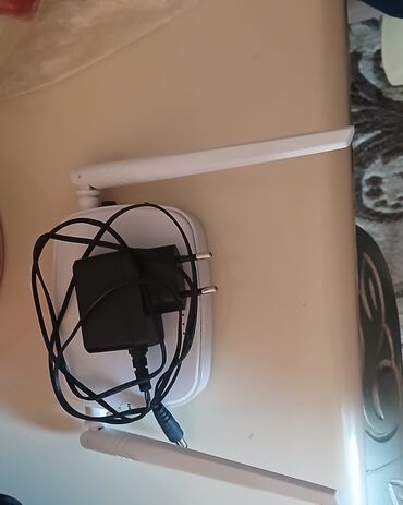 wifi modemleri: Tenda wifi aparati. az islenib