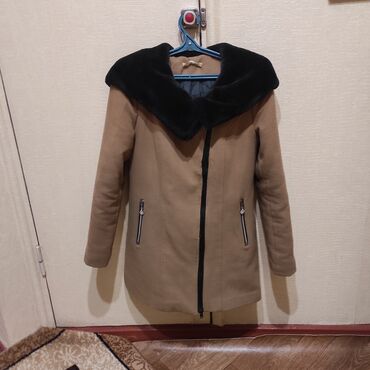 коричневый пиджак: Пальто