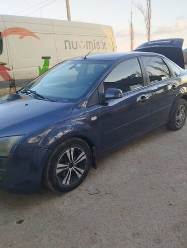 набор ключей для автомобиля цена бишкек: Седан Ford Focus в синем цвете. Автомобиль отличается седаном, что