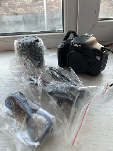 Фотоаппараты: CANON 600D, состояние нового фотоаппарата. В комплекте: китовый