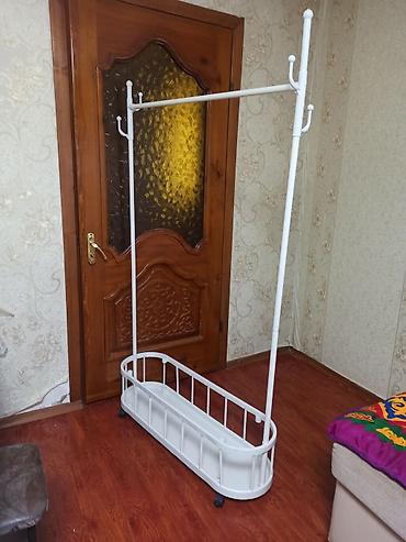Напольная вешалка,с колесами обмен на 3 литровое подсолнечное масло
